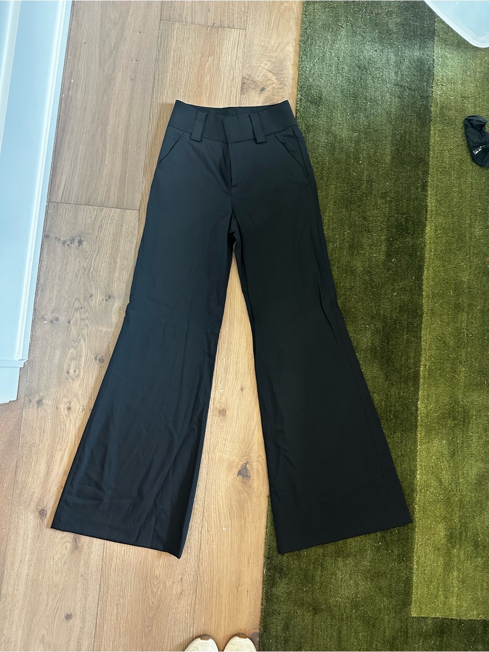Alice + Olivia Black Wide-Leg Tailored Pants